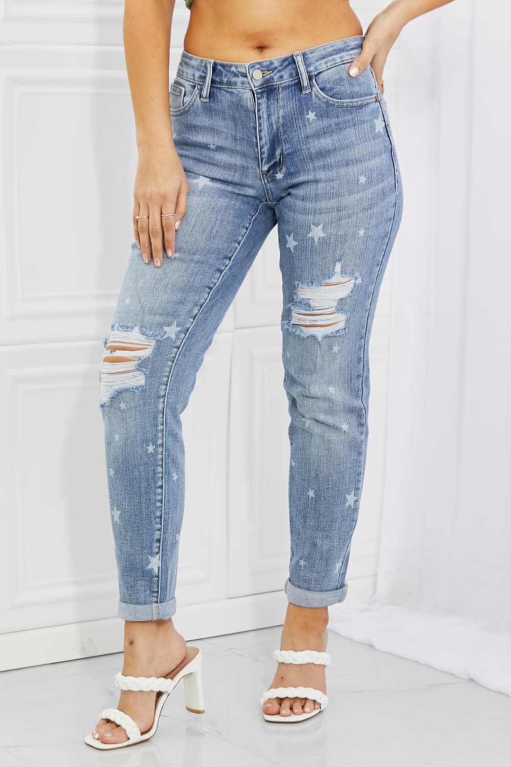 Judy Blue Mid Rise Star Crossed Destroyed Cuffed Boyfriend Style 88553