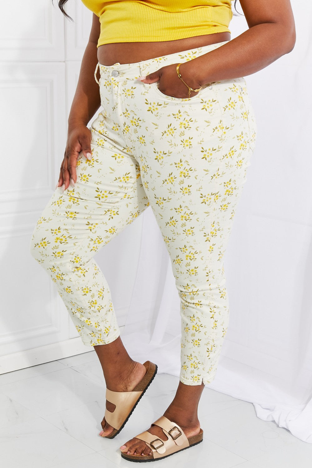 Side View, Plus Size, Judy Blue, Golden Meadow Floral Skinny Jeans JB8809
