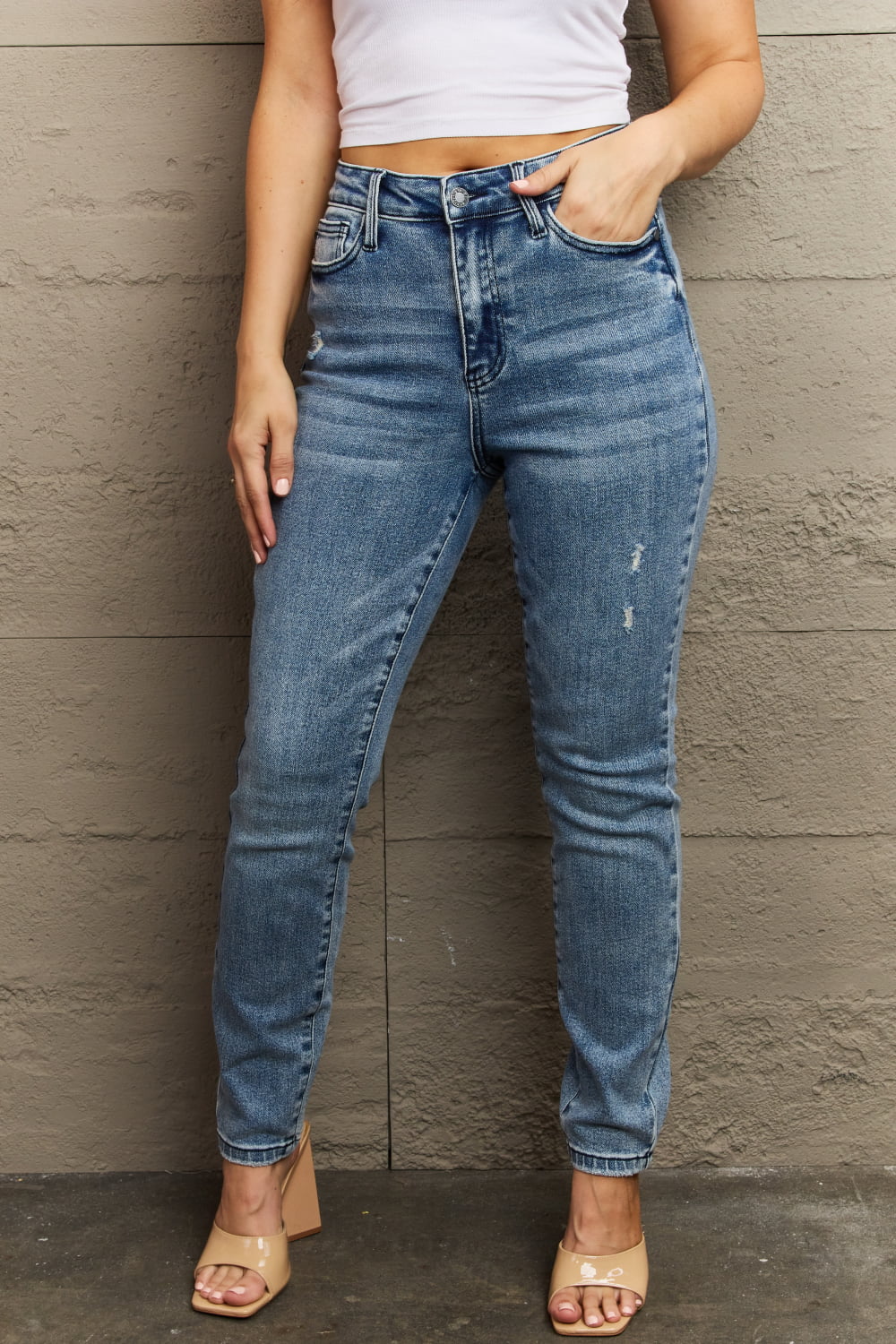 Judy Blue, High Waist Vintage Mild Destroyed Slim Fit Jeans