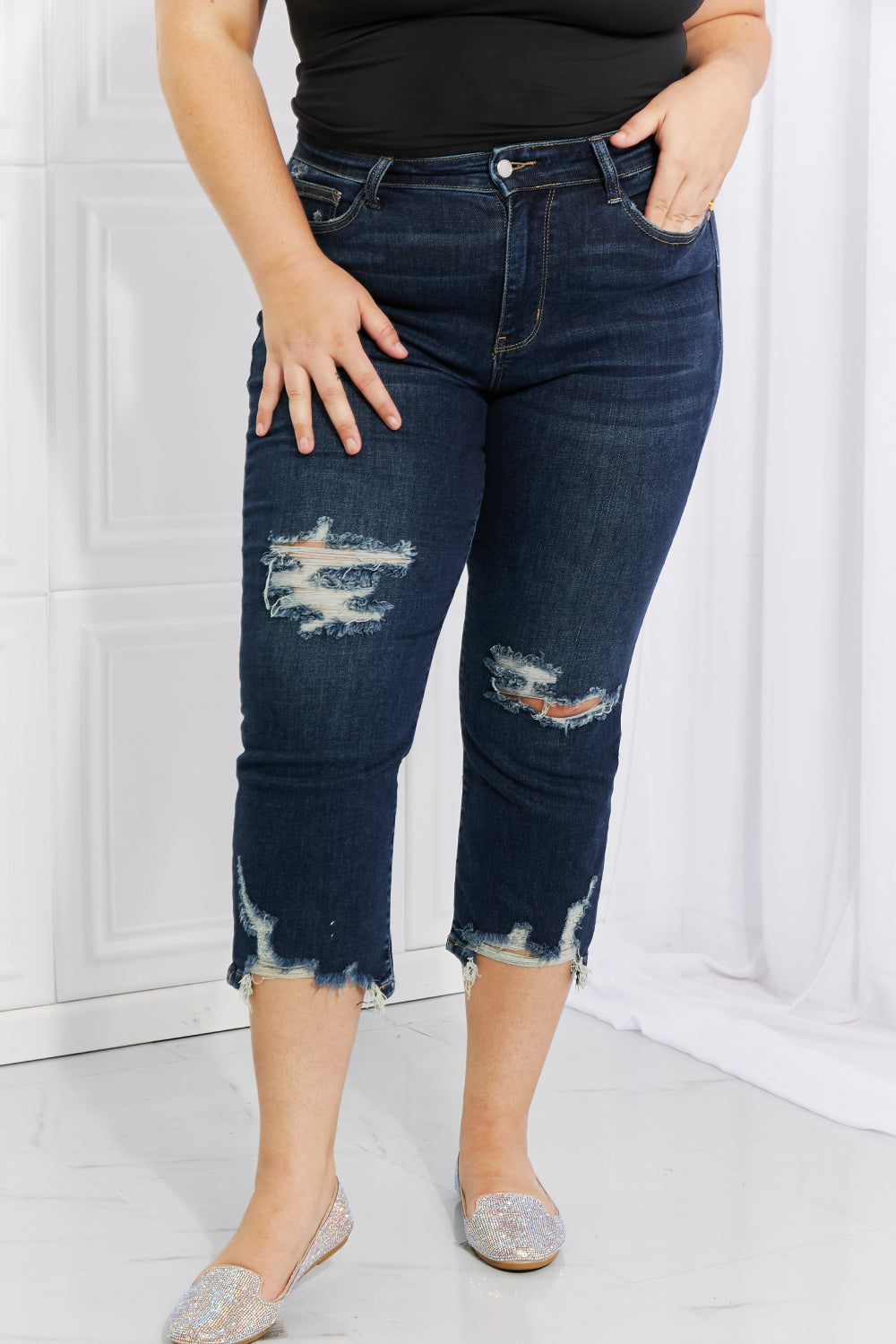 Plus Size, Judy Blue, Mid Rise Destroyed Hem Cropped/Capri Straight Leg Pants, 82145