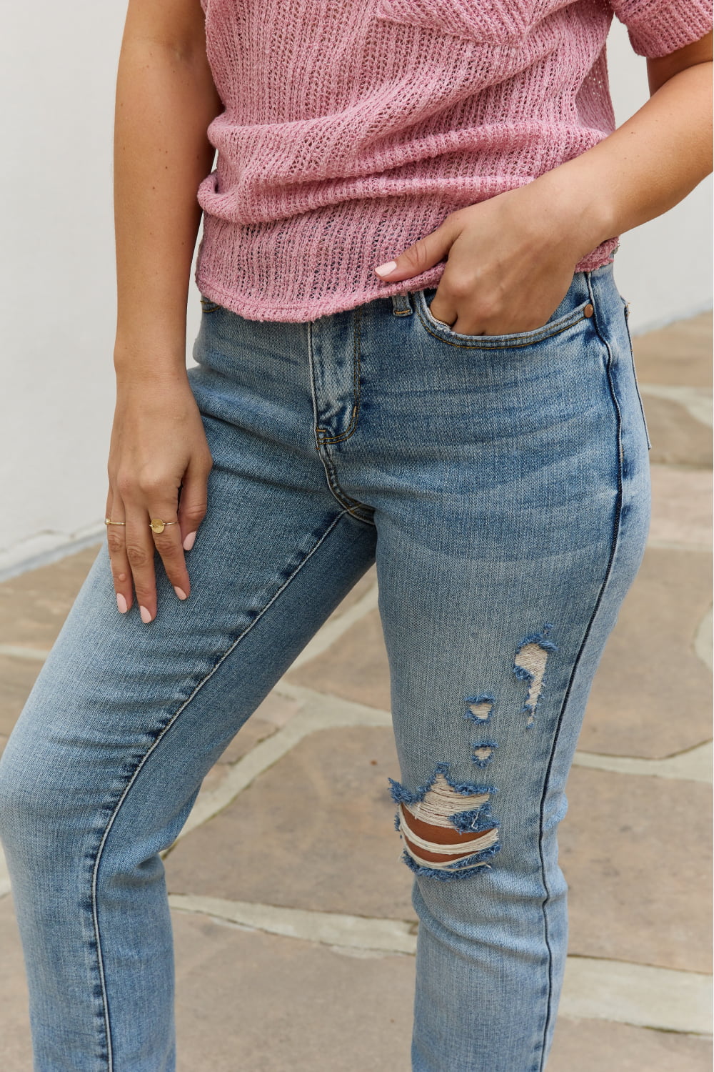 Close-UP, Judy Blue, Mid-Rise Boyfriend Fit with Destroyed Knee, Cuffed Jeans Style 88605