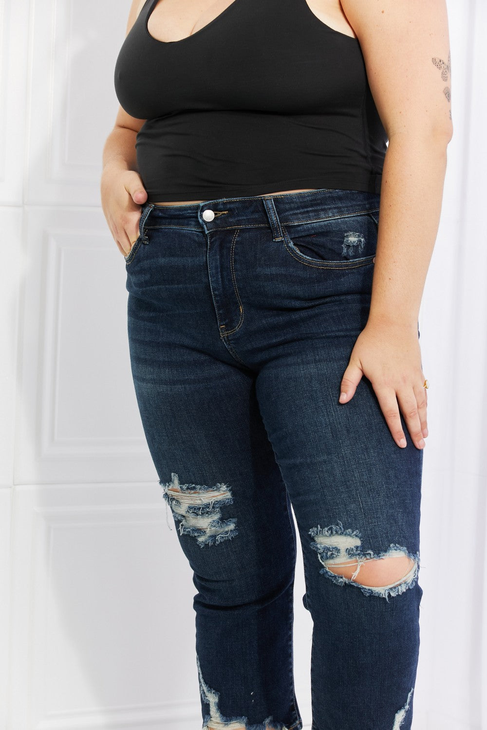 Close-Up, Plus Size, Judy Blue, Mid Rise Destroyed Hem Cropped/Capri Straight Leg Pants, 82145