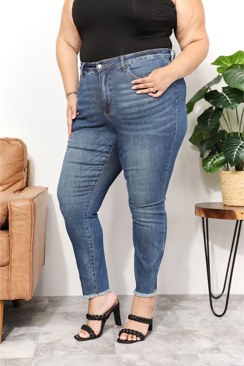 Side View, Plus Size, Judy Blue, High Waist Tummy Control Side Slit & Fray Hem Skinny Style 88682
