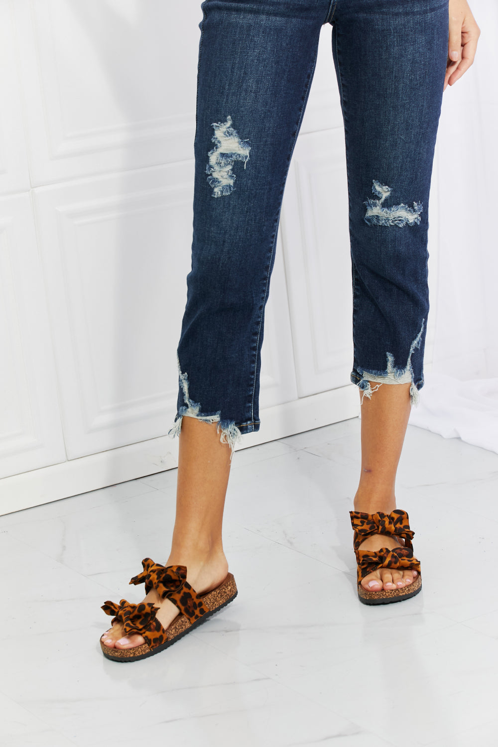 Hem, Judy Blue, Mid Rise Destroyed Hem Cropped/Capri Straight Leg Pants, 82145