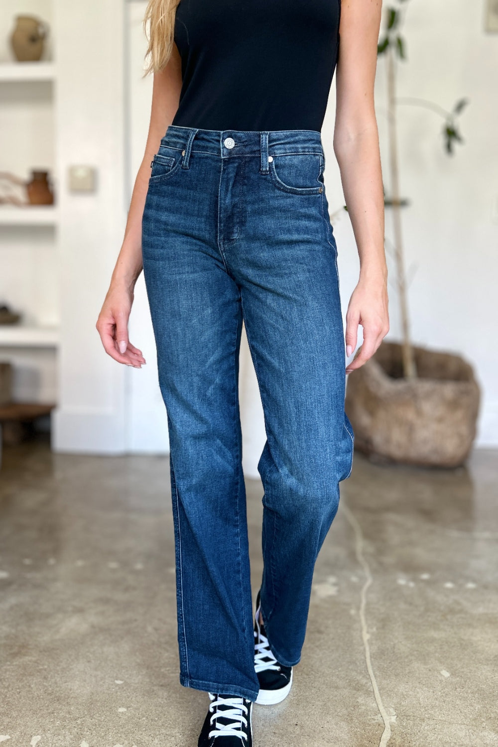 Judy Blue, Mid Rise Tummy Control Straight Leg Jeans Style 88861