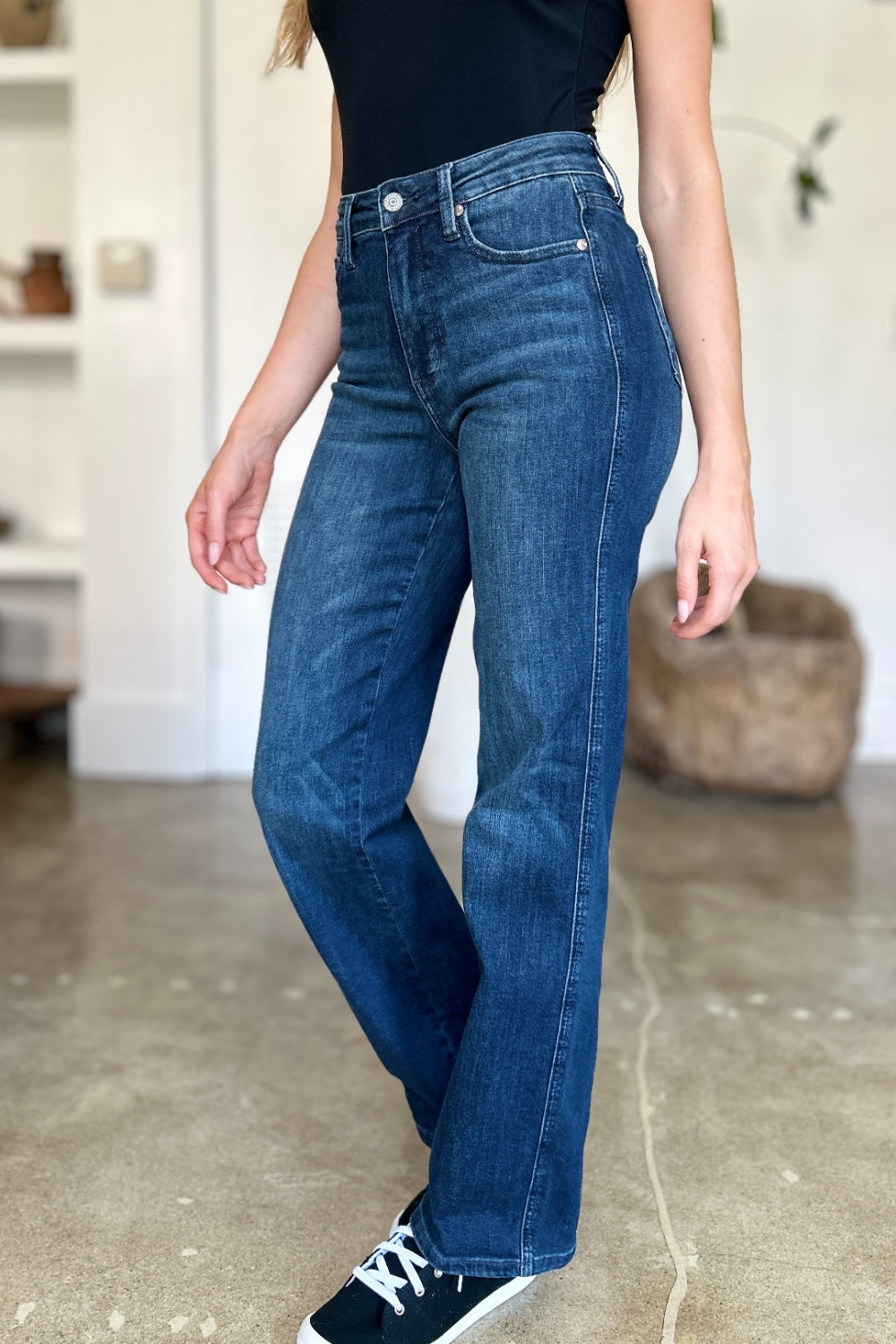 Side VIew, Judy Blue, Mid Rise Tummy Control Straight Leg Jeans Style 88861