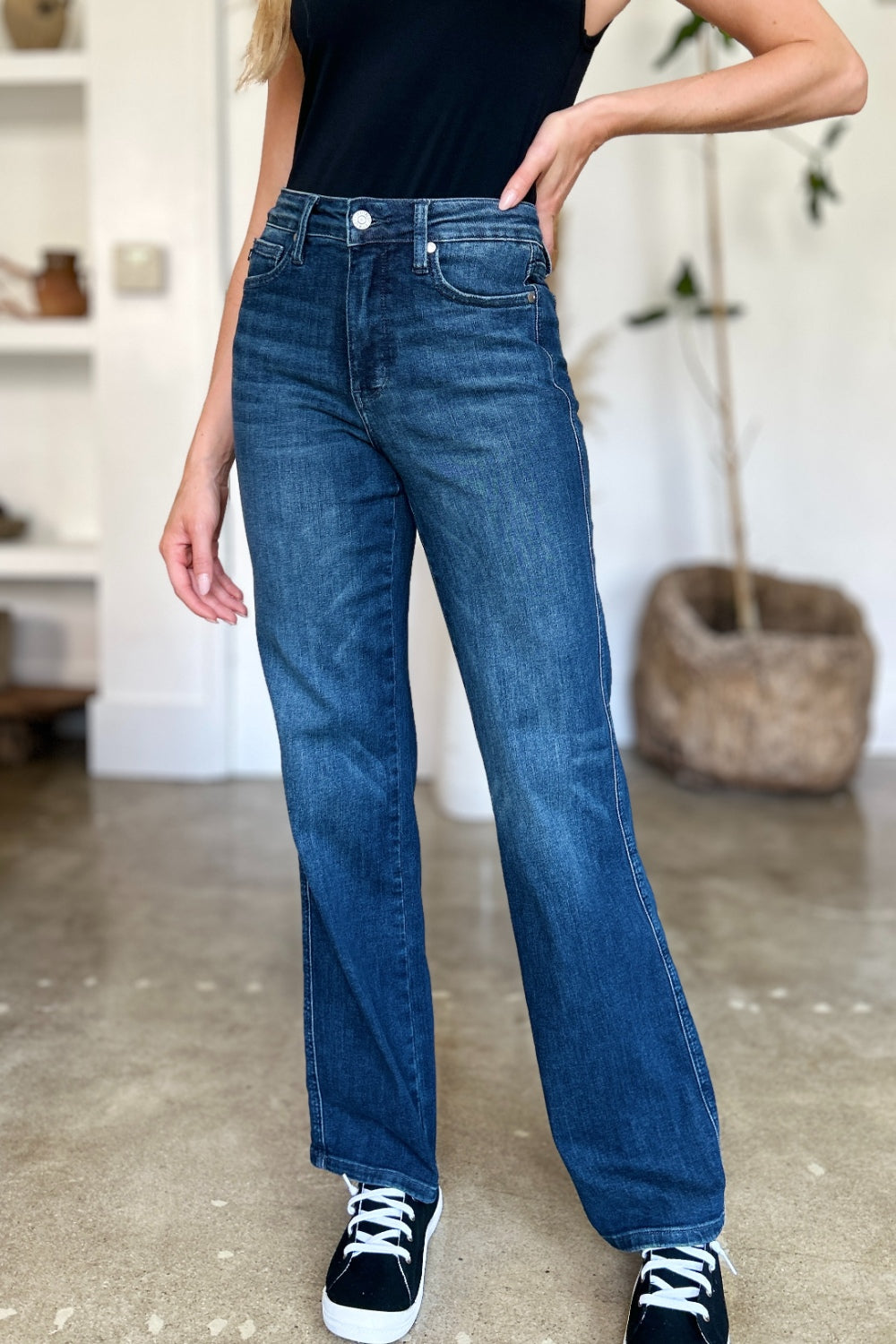 Judy Blue, Mid Rise Tummy Control Straight Leg Jeans Style 88861