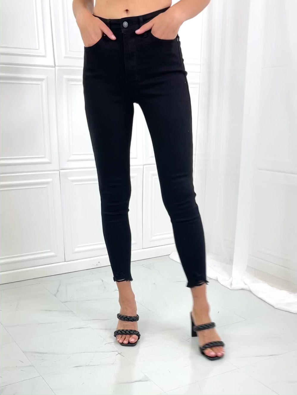 Product Video, Judy Blue, High-Rise Control Top Skinny Jeans with Sharkbite Hem Style 88551