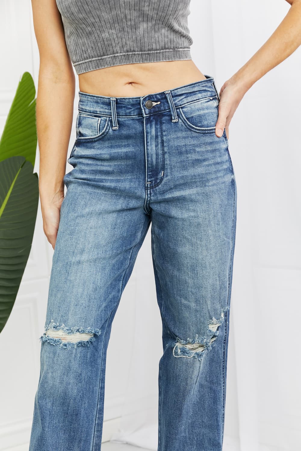 Close-Up, Judy Blue, Hi-Waisted Straight Leg w/Destroy Knee Jeans Style 82498