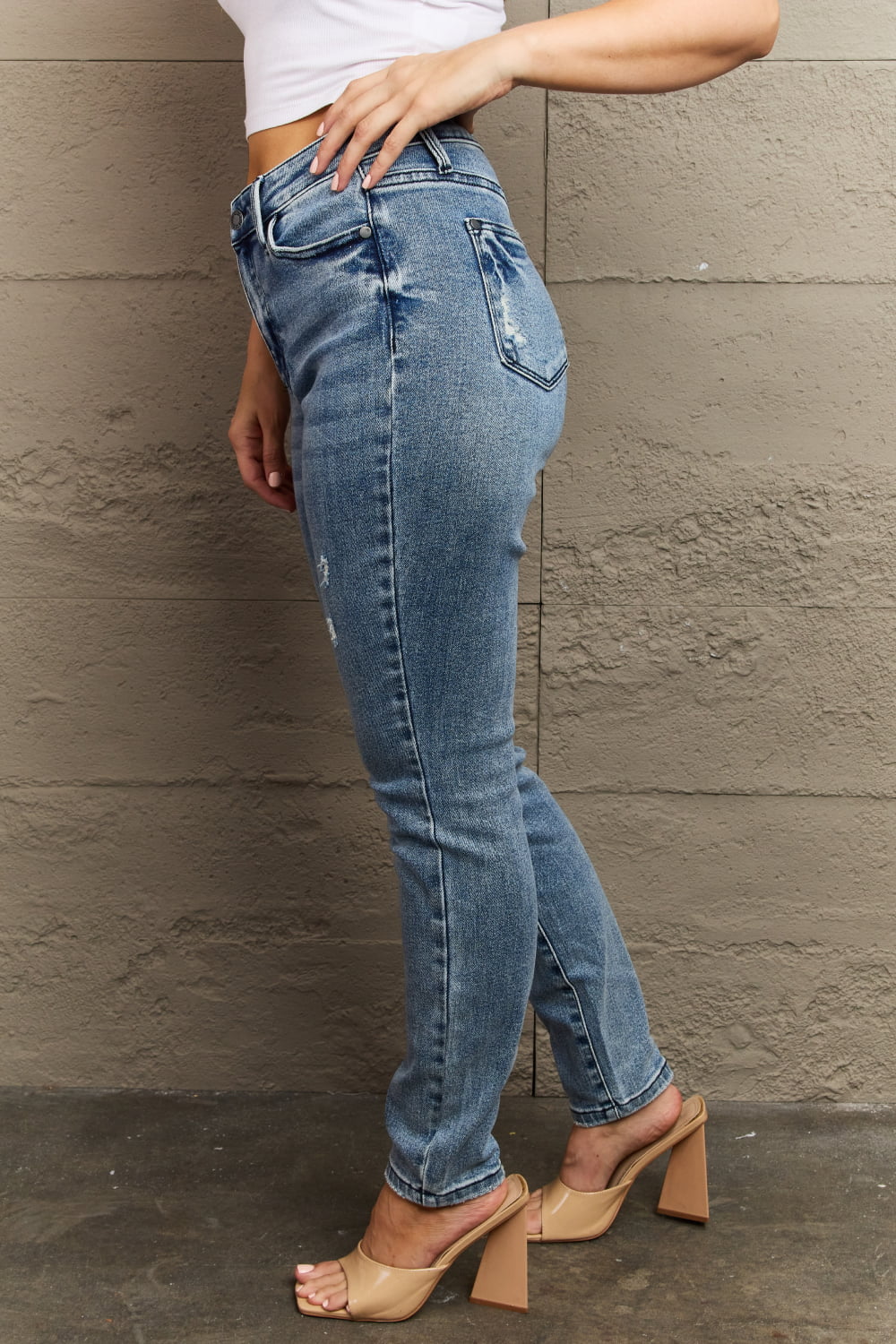 Judy Blue, High Waist Vintage Mild Destroyed Slim Fit Jeans