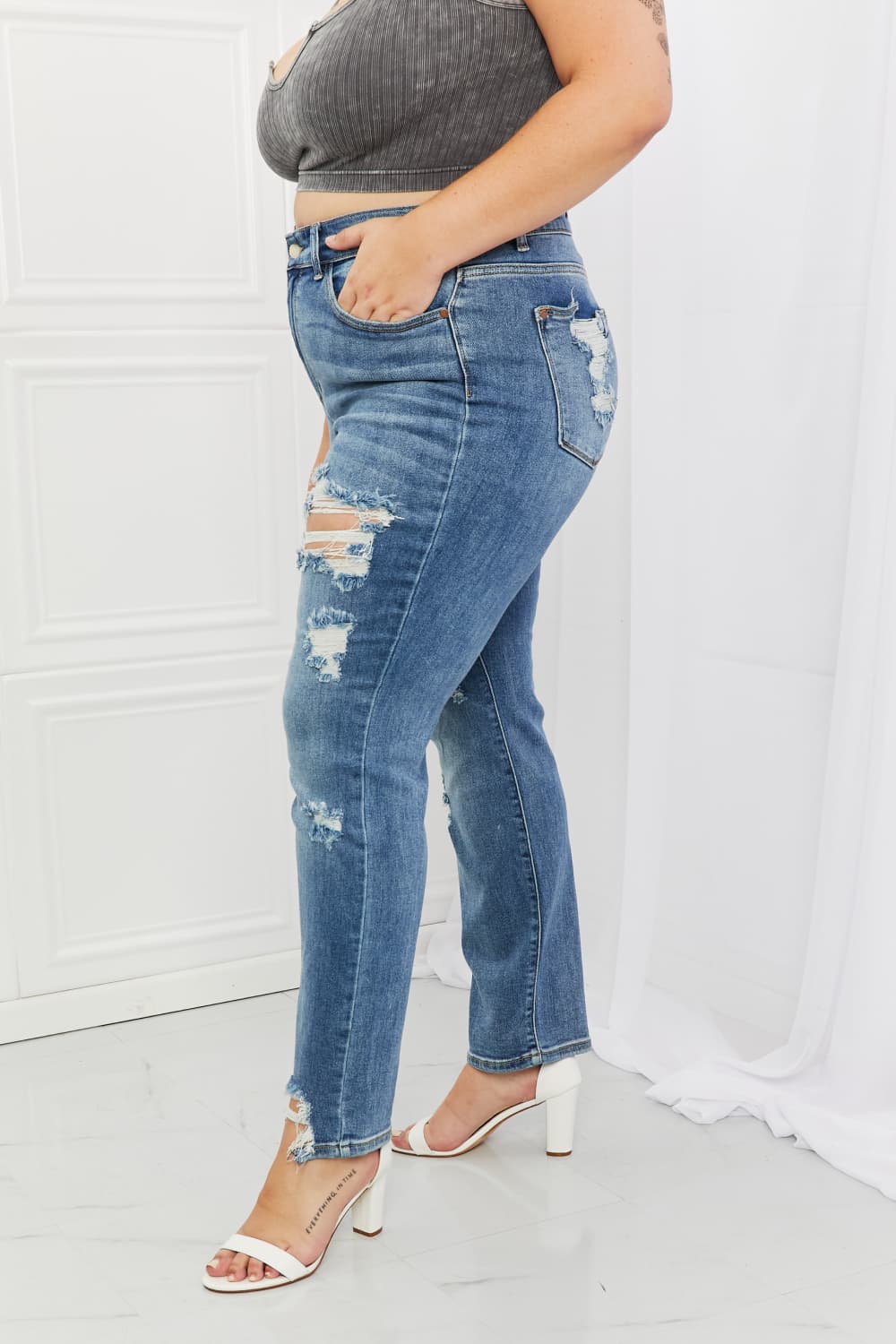 Side View, Plus Size, Judy Blue, Mid-Rise Heavy Destroy Straight Jeans