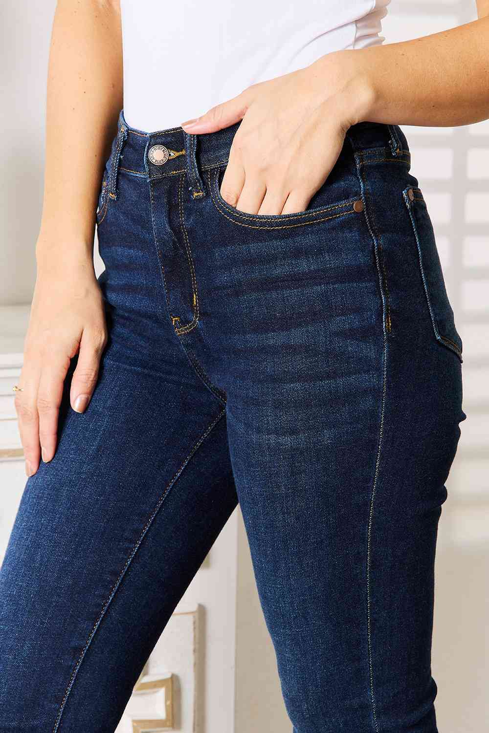 Close-Up, Judy Blue, High-Rise Handsand Skinny Jeans Style 82553