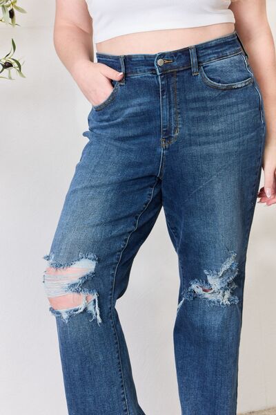 Close-Up, Plus Size, Judy Blue Women's High-Rise 90's Straight Leg Ripped Jeans Style 82592