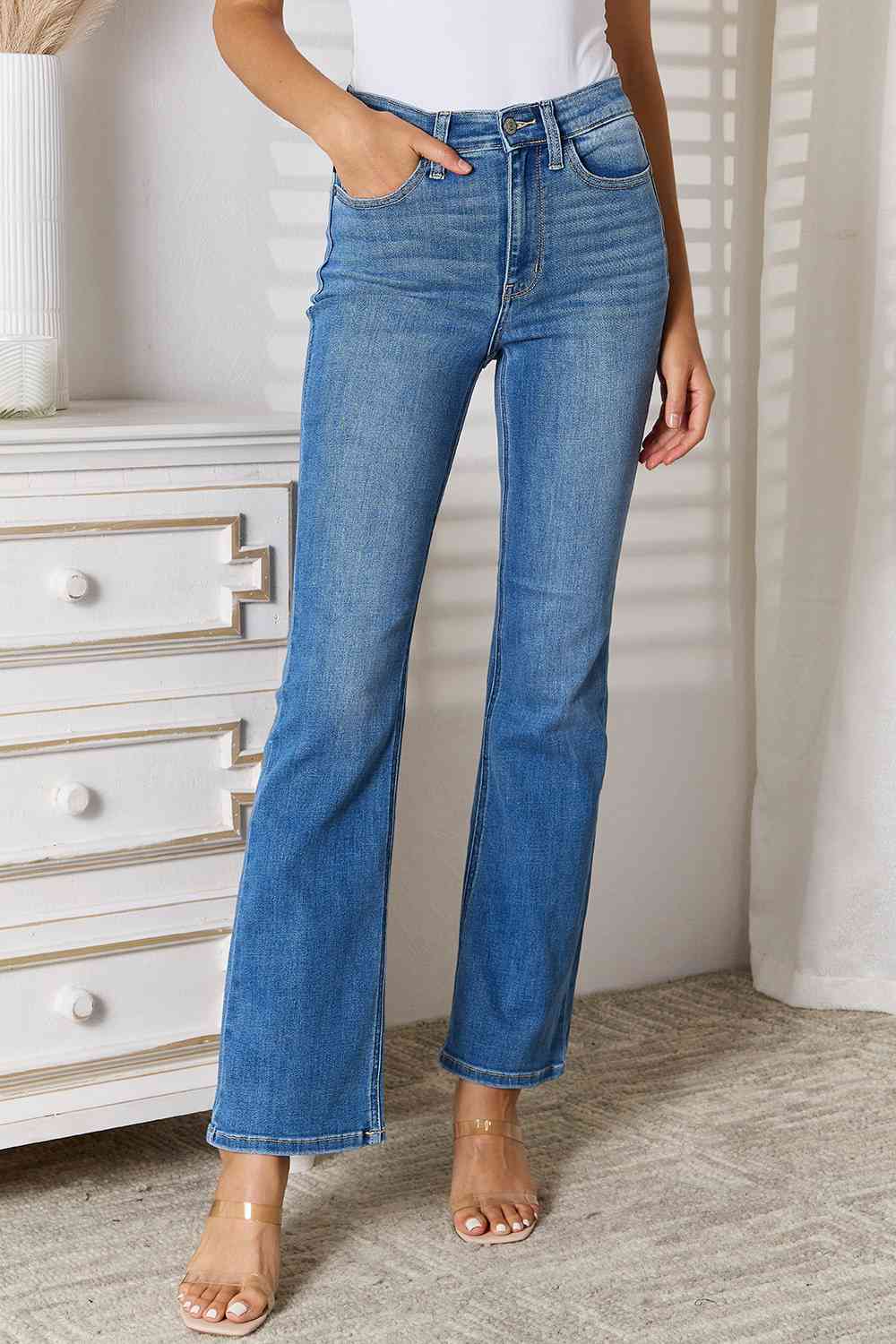 Judy Blue, High Waist Classic Contrast Wash Bootcut Jeans Style 82515