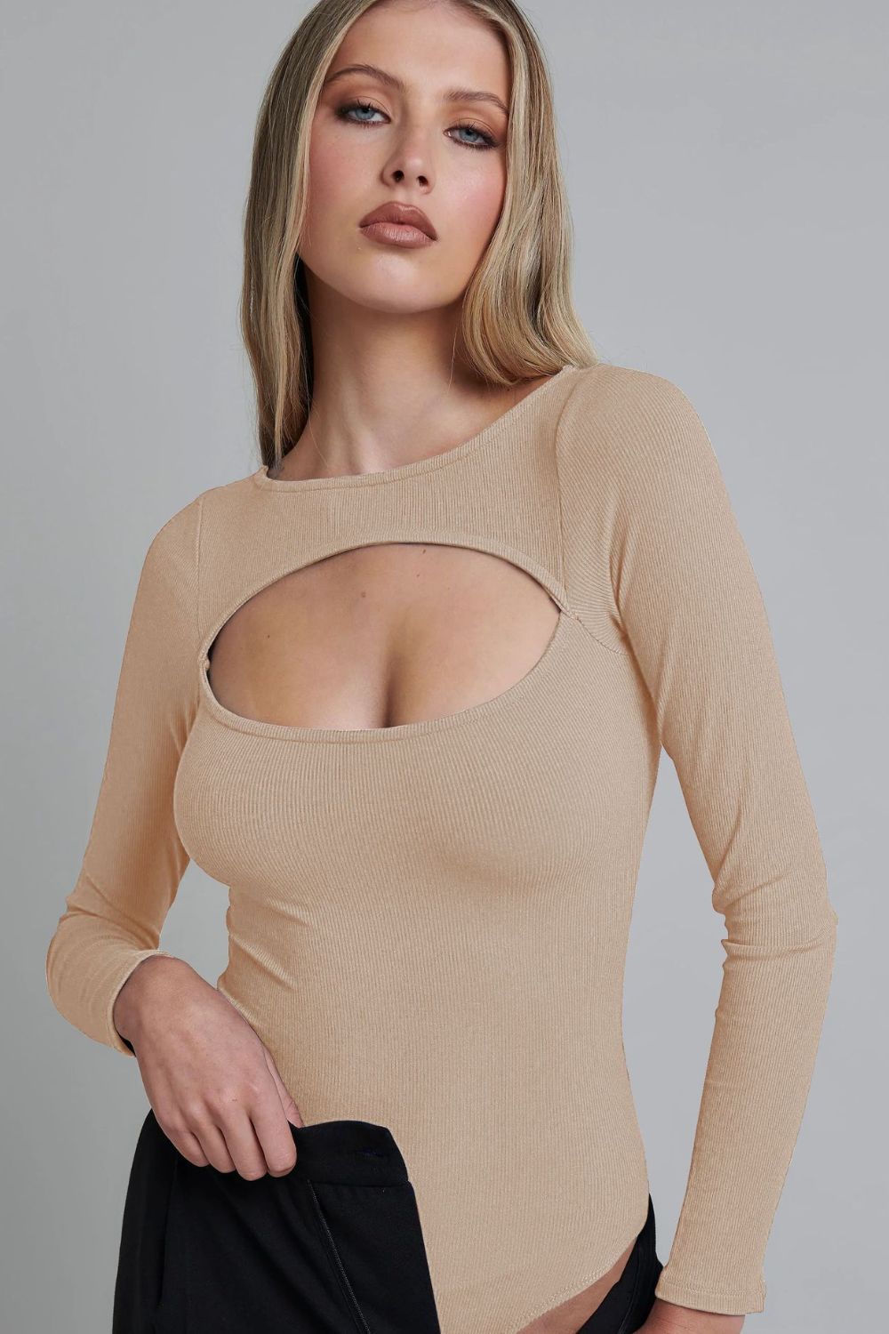 Cutout Ribbed Long Sleeve Bodysuit In Dust Storm